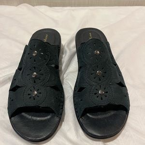 NWOB Easy Spirit Sandals